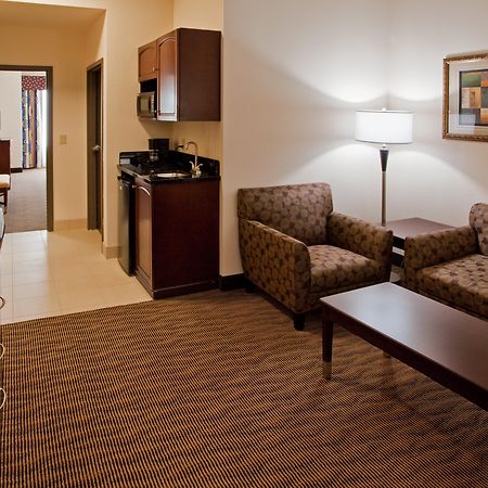 Holiday Inn Express Hotel & Suites Austin South - Buda, An Ihg Hotel Стая снимка